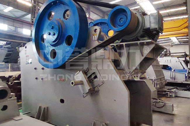 鄂式細(xì)碎機(jī)