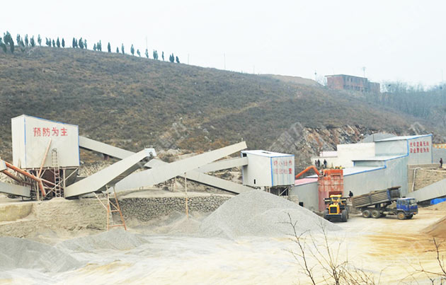 北京順義時(shí)產(chǎn)300噸花崗巖單缸圓錐破碎機(jī)生產(chǎn)線