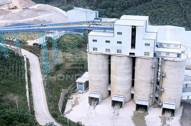 湖北凱龍礦業(yè)時產(chǎn)1200噸砂石生產(chǎn)線 湖北凱龍礦業(yè)時產(chǎn)1200噸砂石生產(chǎn)線