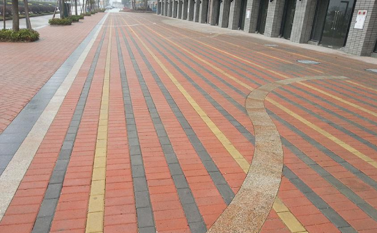 建筑垃圾制成磚