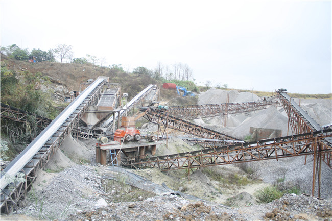 湖南省時產50噸石灰石制沙生產線