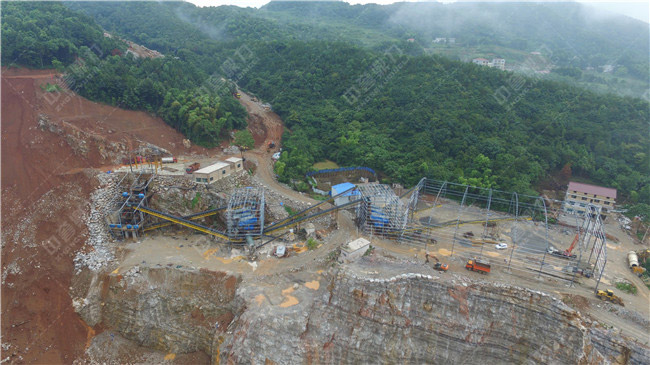 輝綠巖生產(chǎn)線的粉碎和制砂設(shè)備是什么?