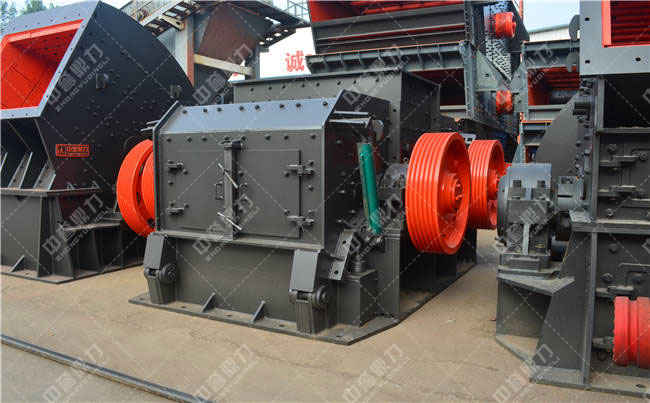 雙轉(zhuǎn)子制砂機(jī)除銹